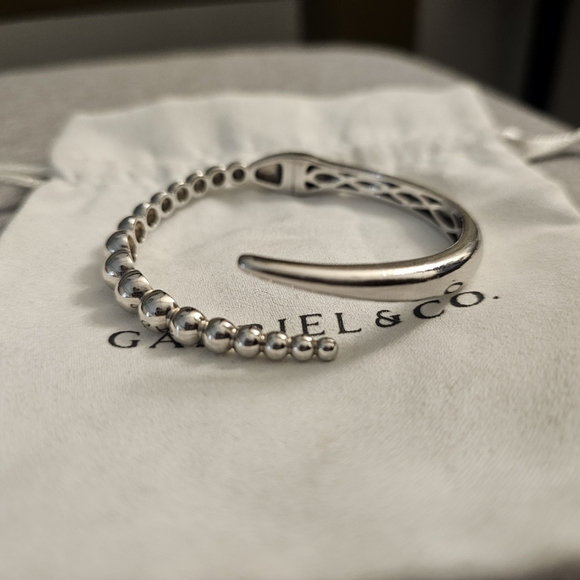 Gabriel & Co 925 Sterling Silver Bujukan Bypass Bangle - Picture 9 of 10